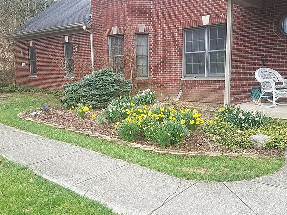 4th image of 5511 Palisades Dr