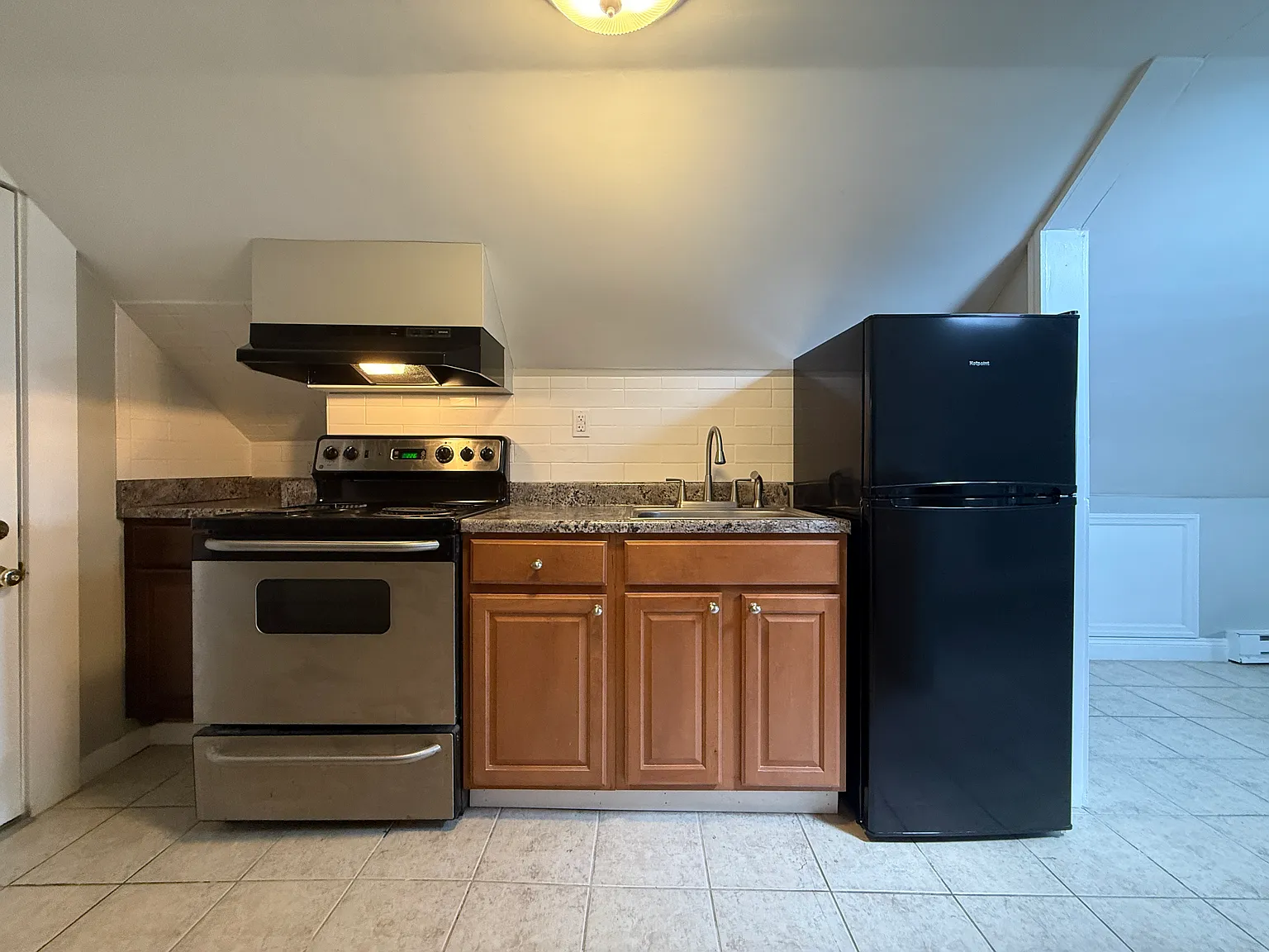 1 bed, 588 sqft, $1,875 — Photo 2