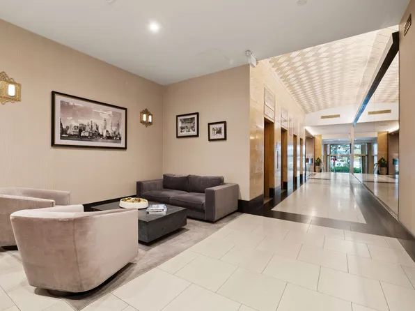 3 Hanover Square image 13 of 13