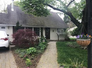 101 Juniper Dr, Levittown, PA 19056