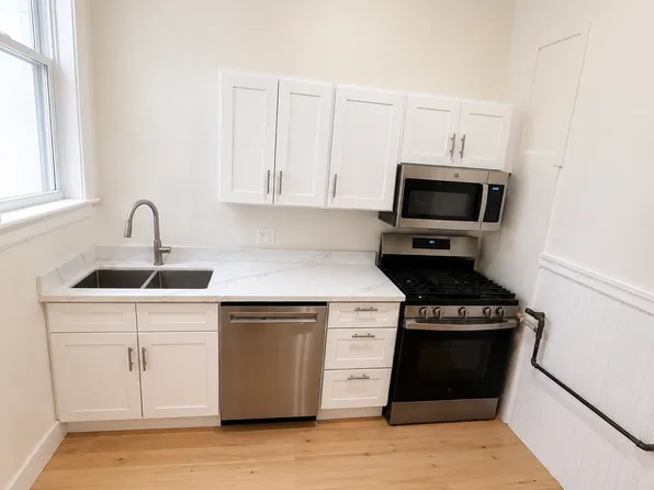 686 Lombard St #686, San Francisco, CA 94133
