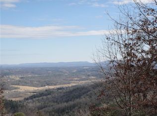 316 Cherokee Ln, Purlear, NC 28665