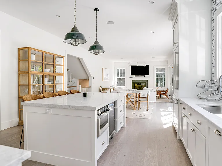 61 Birchwood Ln — Photo 8