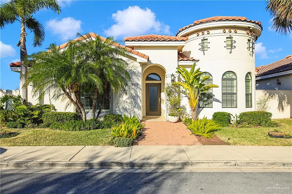 5 bed, 5.0 bath, 3128 sqft, $3,200 — Photo 1