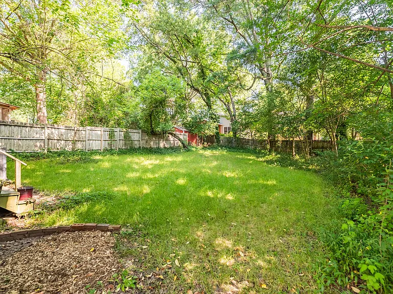 2636 Lawndale Ave — Photo 13