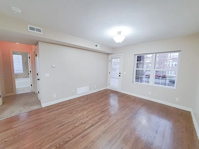814 S 38th St — Photo 28