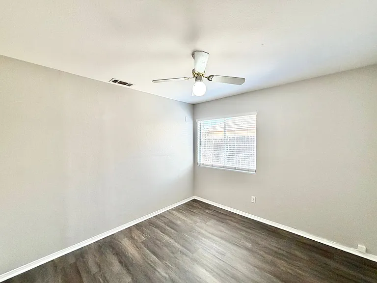 27071 School Park Dr — Photo 17