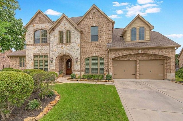 1st image of 330 E Tupelo Green Cir