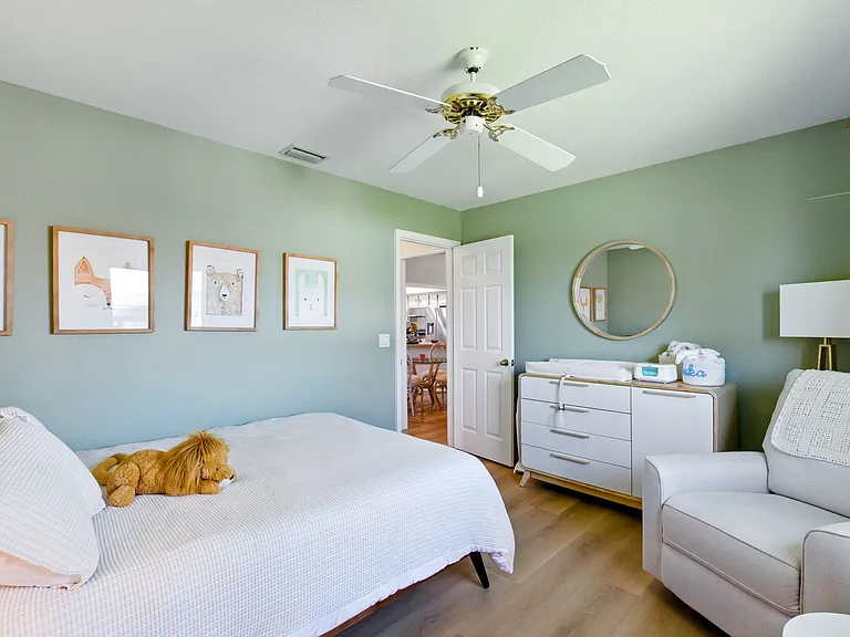 2nd bedroom
