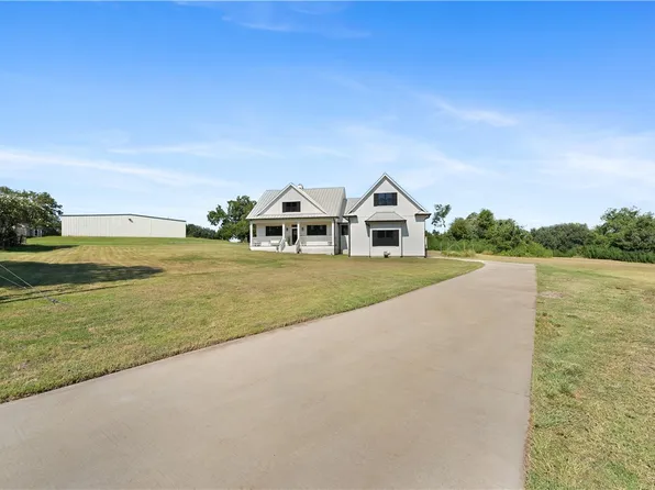 1400 Wyandotte Ln, Brenham, TX 77833