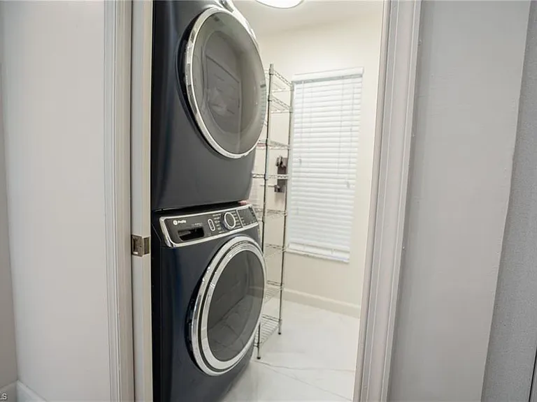 7712 Citrus Hill Ln — Photo 37