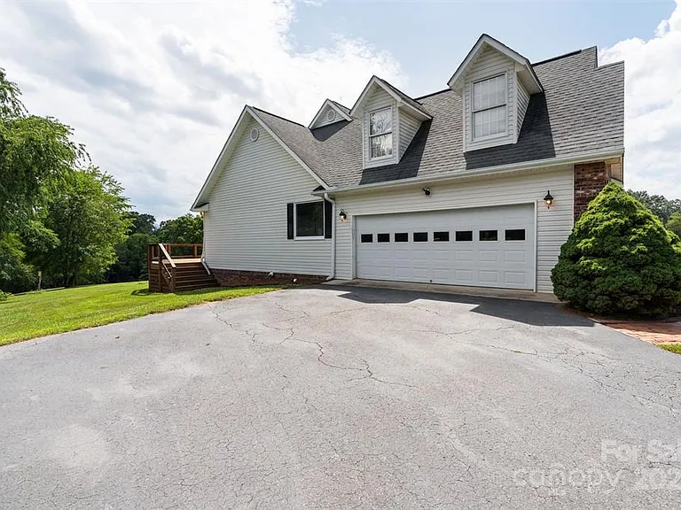 113 Caldonia Dr — Photo 33