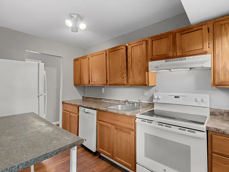 204 Tay Rd — Photo 9