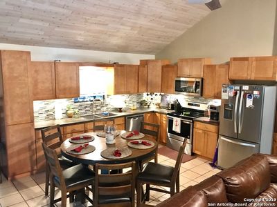 1031 Ridgehaven St, Canyon Lake, TX, 78133
