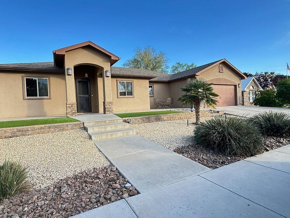 1st image of 2424 Desert Hills Dr