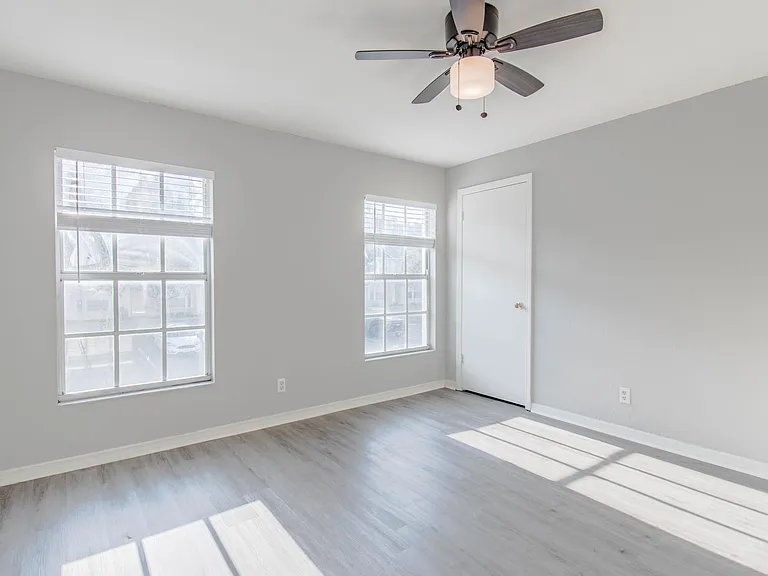 13545 Embassy Park Ct #13545 — Photo 18
