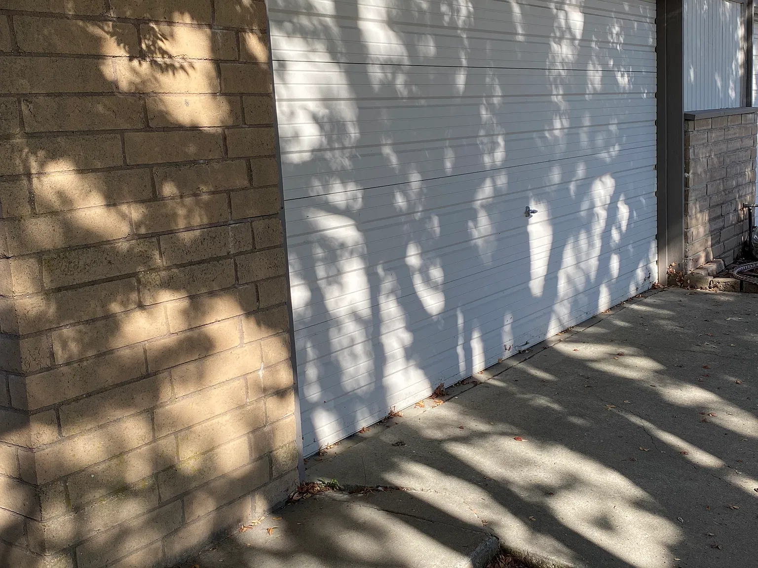 6673 Hillsdale Blvd — Photo 1