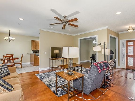 3rd image of 1401 Gingerwood Ln
