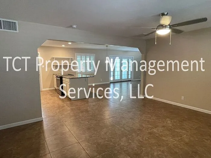 3 bed, 2.0 bath, 1470 sqft, $2,695 — Photo 2