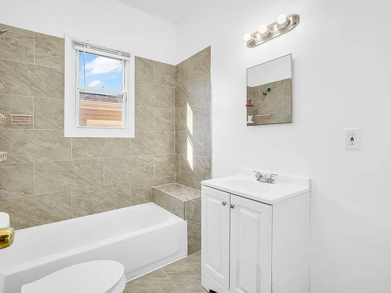6423 Hazlett St — Photo 12