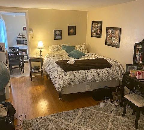 2nd image of 515 D St #1
