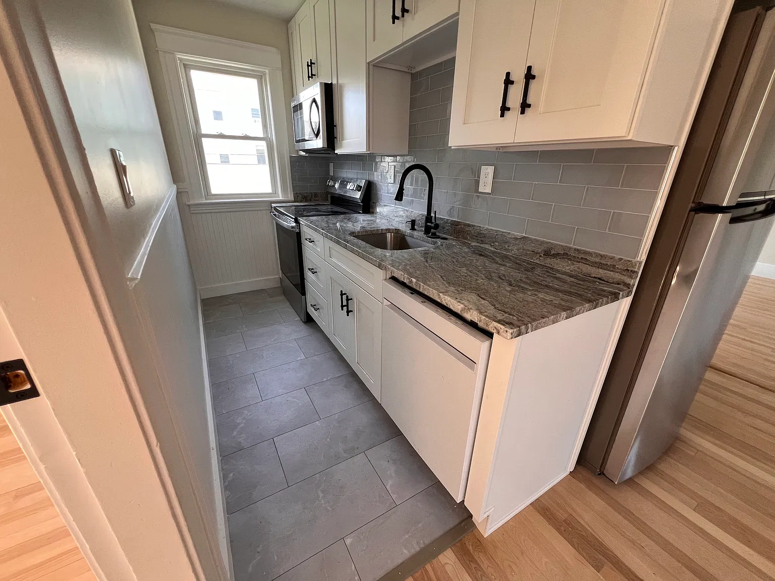 3 bed, 1060 sqft, $2,600 — Photo 1