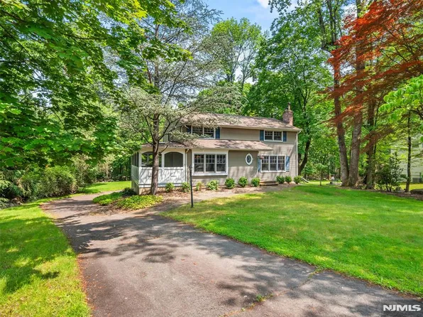 54 Jean St, Ramsey, NJ 07446