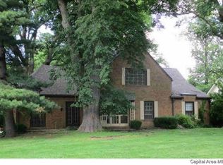 1619 Mound Ave, Jacksonville, IL 62650