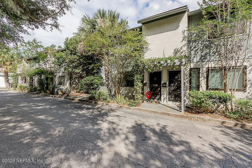 2 bed, 2.5 bath, 1708 sqft, $2,500 — Photo 1