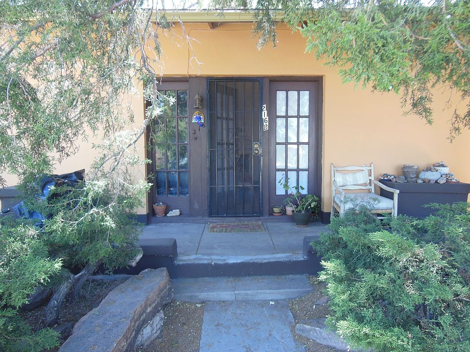 1st image of 216 Stanford Dr SE