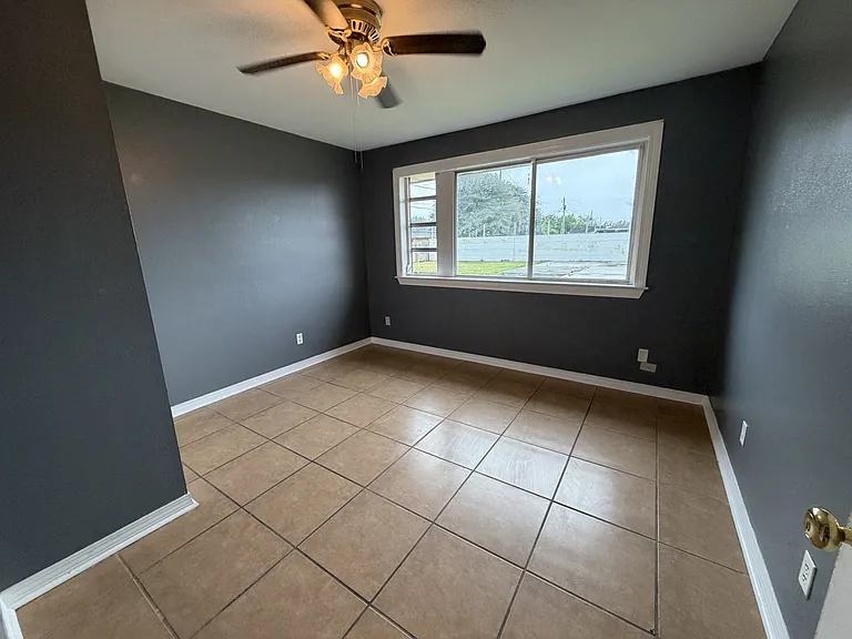 7532 Patricia St — Photo 11