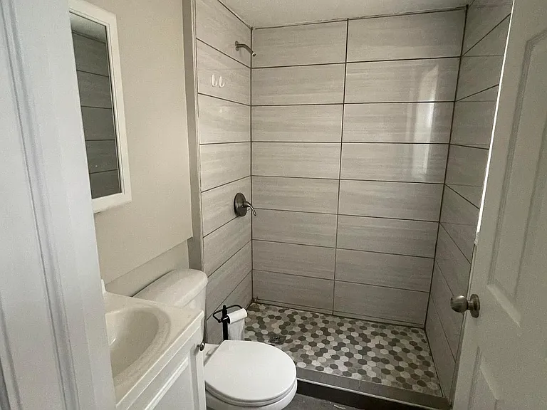 209 Maine Ave — Photo 16
