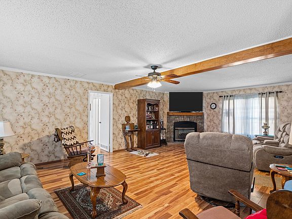 4th image of 1001 Alden Dr