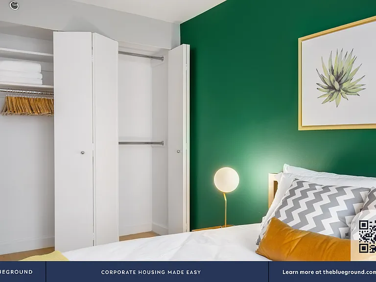 130 W 15th St #4C — Photo 10