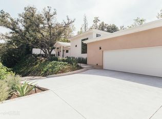 3843 Hayvenhurst Ave, Encino, CA 91436
