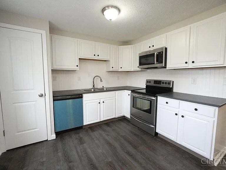 1382 Firethorne Dr — Photo 5