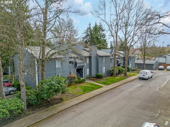 650 SW Meadow Dr APT 217, Beaverton, OR 97006