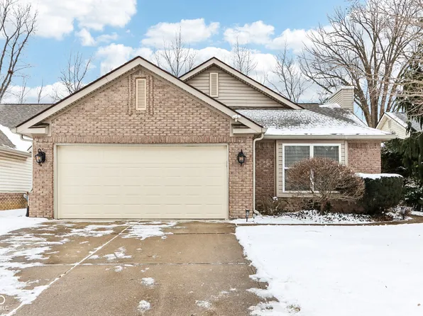 9519 Summer Ridge Pl, Indianapolis, IN 46260