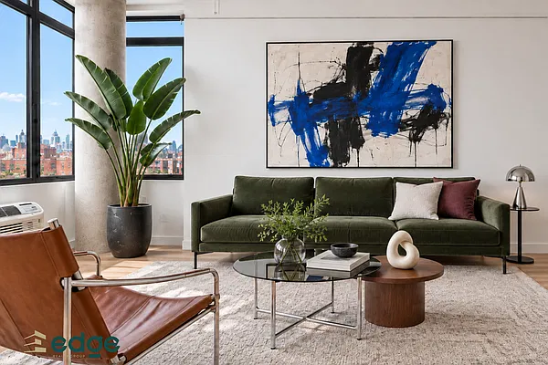 Living room, photo 1