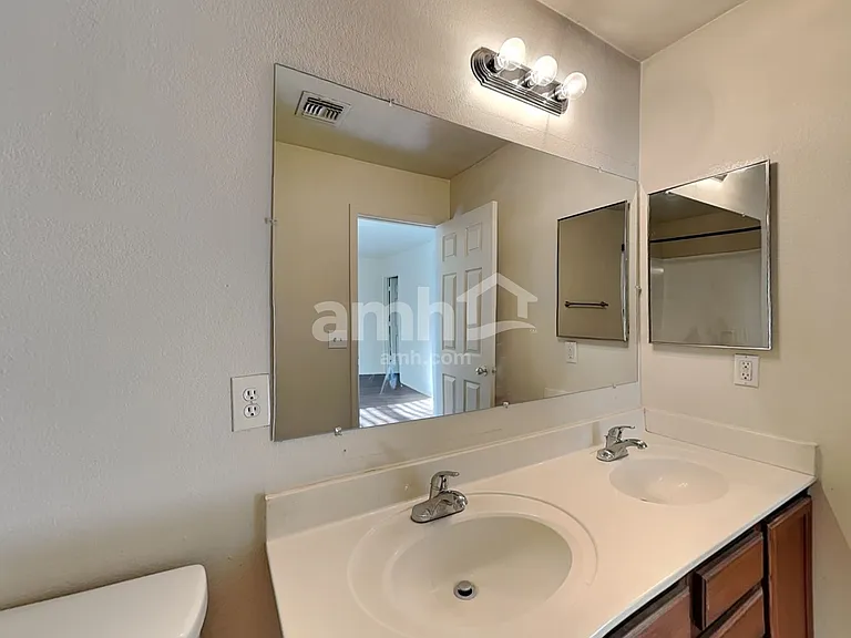 9680 N 82nd Ln — Photo 11