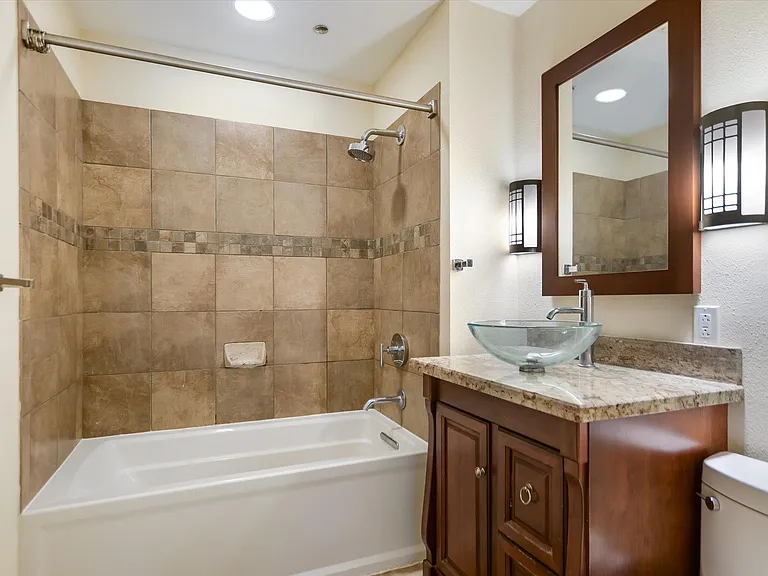 1812 West Ave #100 — Photo 8