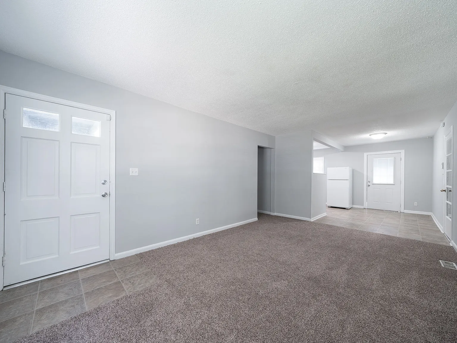 3 bed, 1292 sqft, $1,200 — Photo 2