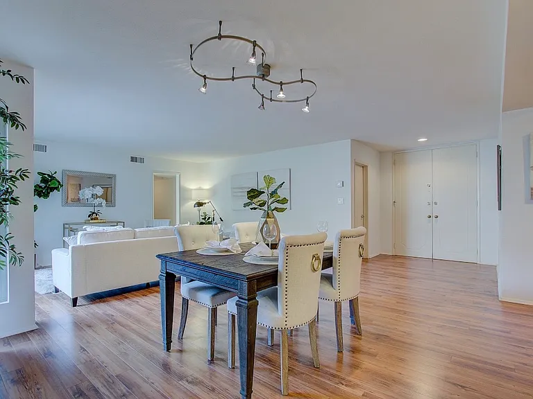 10707 Camarillo St #214 — Photo 7