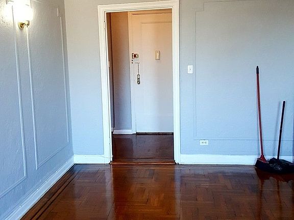 4th image of 30 Daniel Low Ter APT 3A