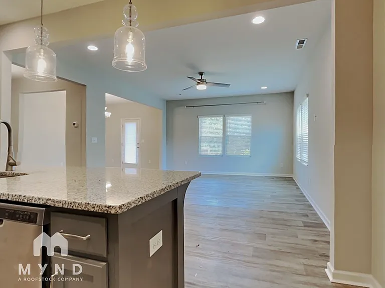 8645 River Ridge Dr — Photo 4