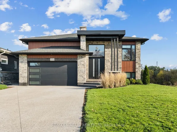 252 Colbeck Dr, Welland, ON L3C 0B4