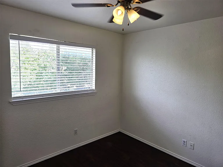 1600 Hollow Tree Blvd — Photo 26
