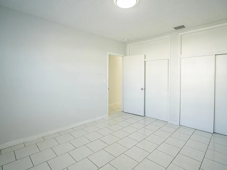 1940 Bay Dr #15 — Photo 23