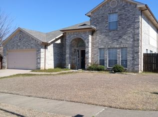 6107 Summerfield Dr, Arlington, TX 76018