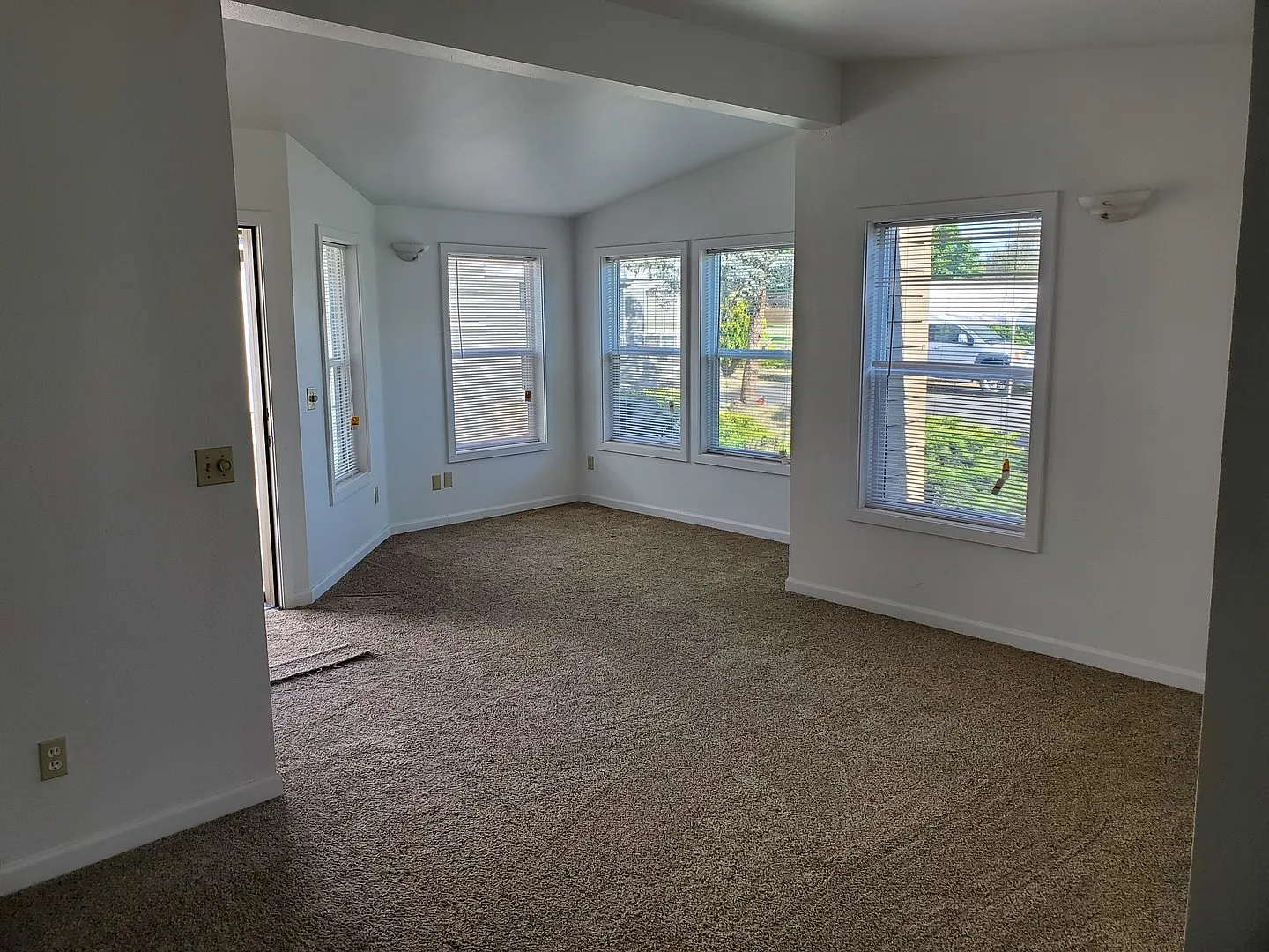 2 Bed 1 Bath SW Redmond — Photo 4